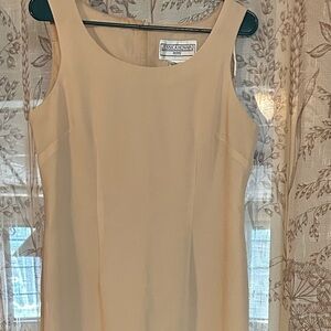 Elegant Cream Sleeveless Petite  Dress